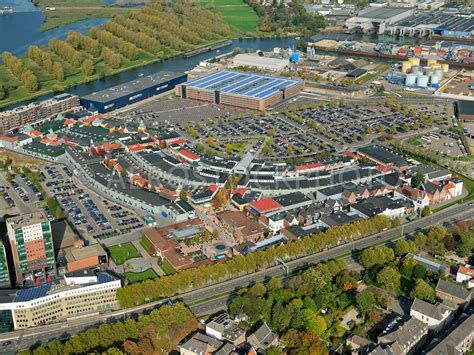 maastricht outlet roermond.